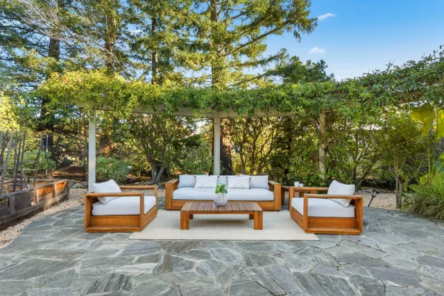 $8,250,000 | 330 Ridgeway Road, Woodside, CA 94062