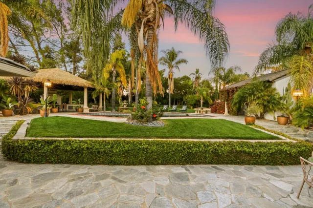 $8,250,000 | 330 Ridgeway Road, Woodside, CA 94062