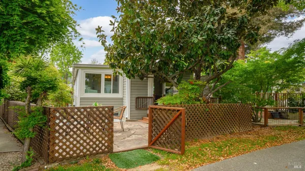 $329,000 | 204 Barcelona Avenue, Novato, CA 94949