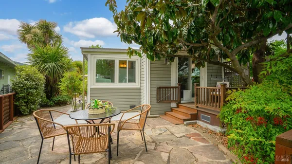 $329,000 | 204 Barcelona Avenue, Novato, CA 94949