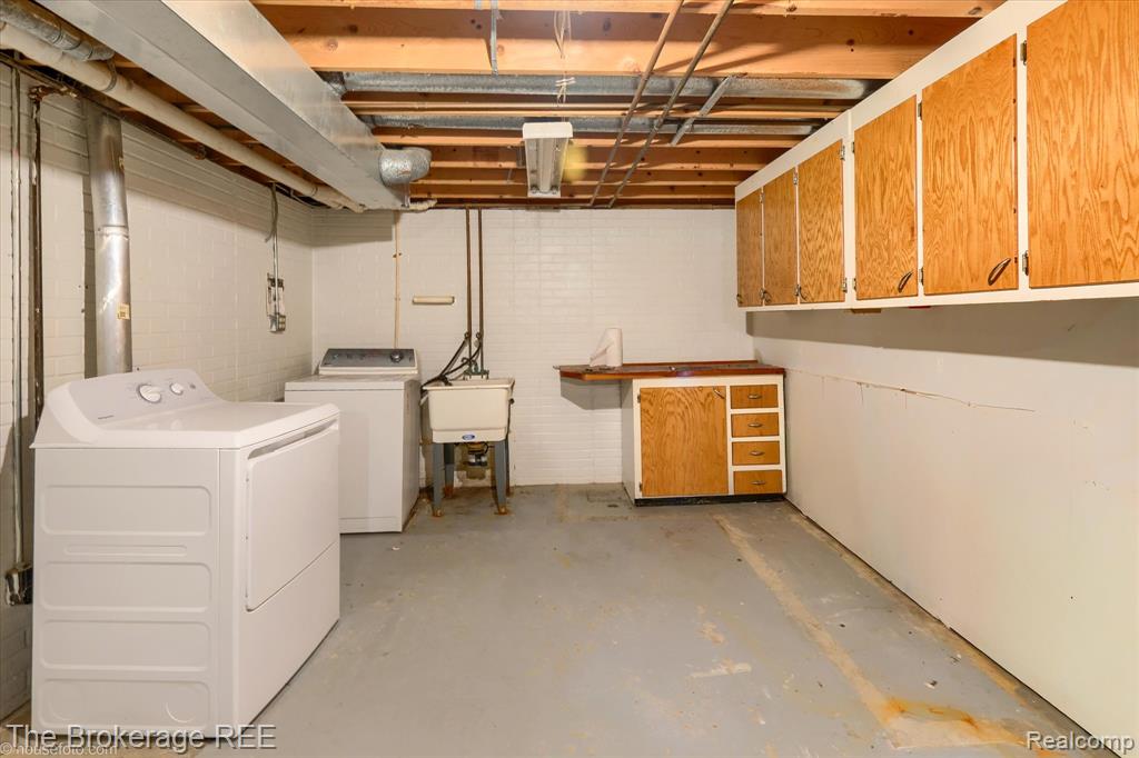 5495 East Coldwater Road Flint, MI 48506 - Photo 41 of 44