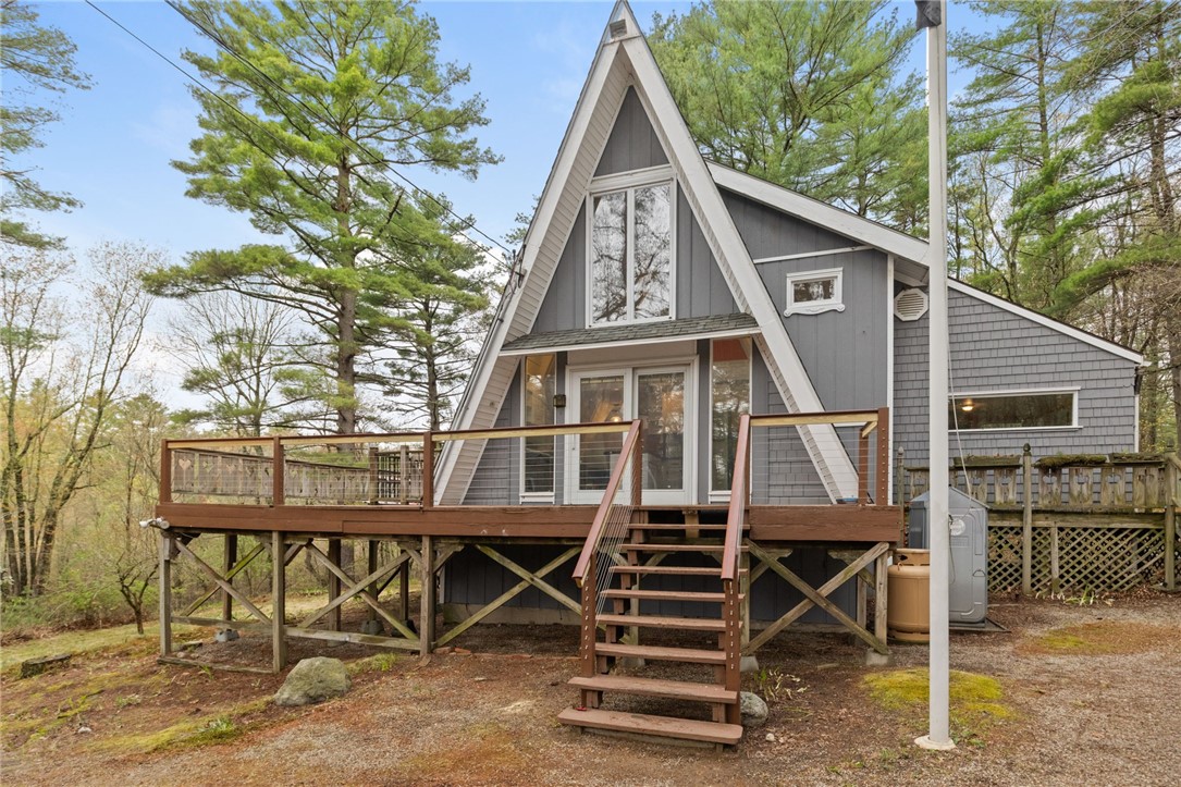 535 Log Road Smithfield, RI 02917 - Photo 3 of 48