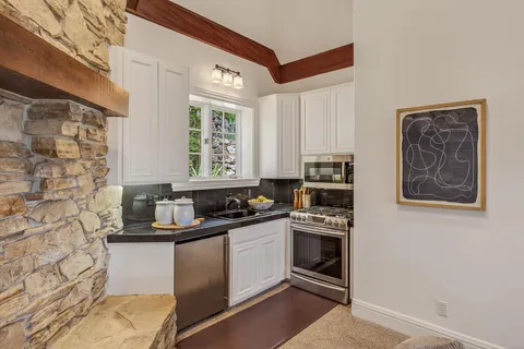 $7,995,000 | 55 Mission Trail Road, Woodside, CA 94062