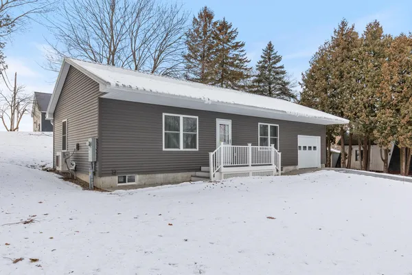 $375,000 | 102 East Shore Drive, St. Albans Town, VT 05488