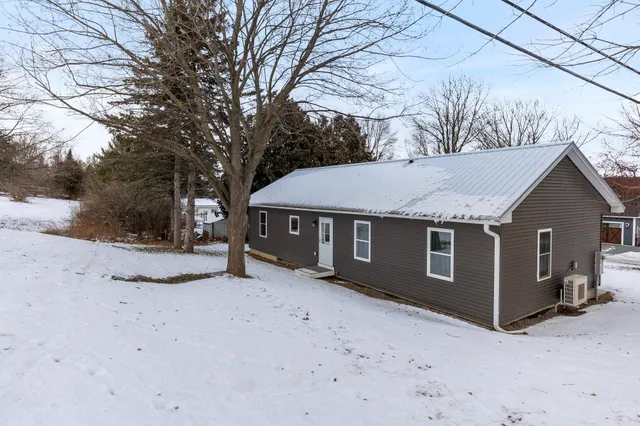 $375,000 | 102 East Shore Drive, St. Albans Town, VT 05468