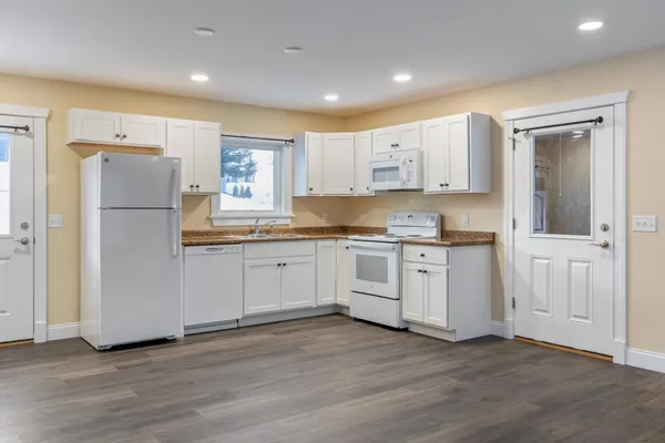 $375,000 | 102 East Shore Drive, St. Albans Town, VT 05488