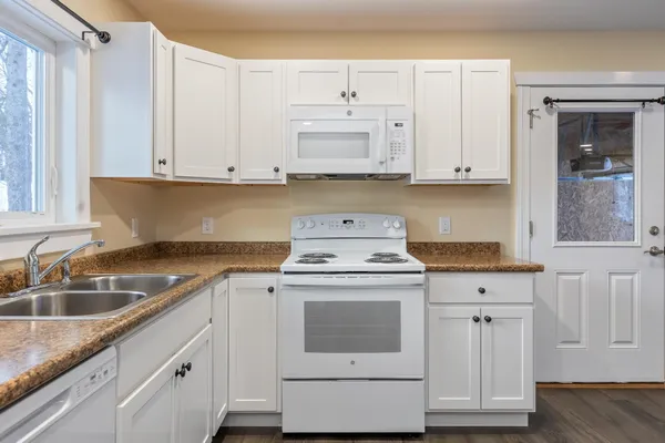 $375,000 | 102 East Shore Drive, St. Albans Town, VT 05488