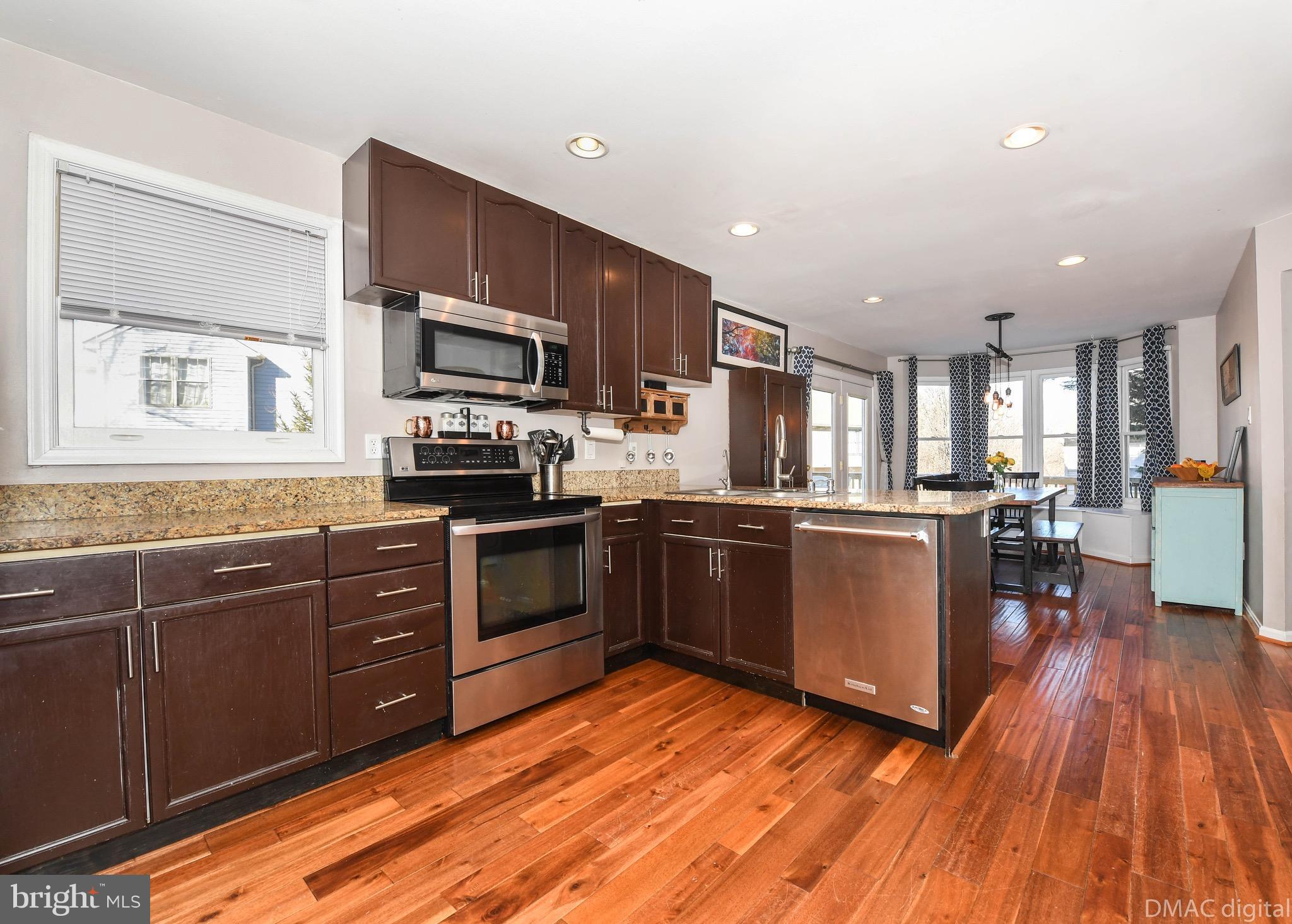 Updated kitchen ss appliances, granite counter top