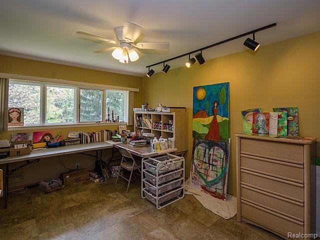 6435 Apple Orchard Lane Rochester Hills, MI 48306 - Photo 19 of 77