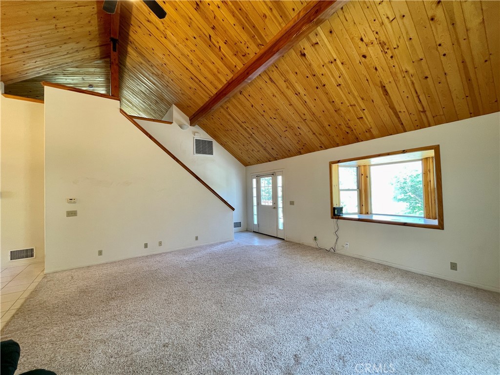 808 Circle Lebec, CA 93243 - Photo 2 of 42 Spacious living Room