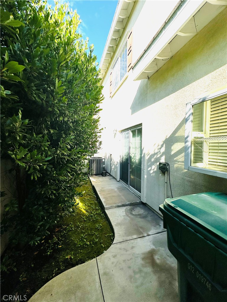 232 Genoa Street, Unit B Arcadia, CA 91006 - Photo 15 of 16 a garden view with a seating space