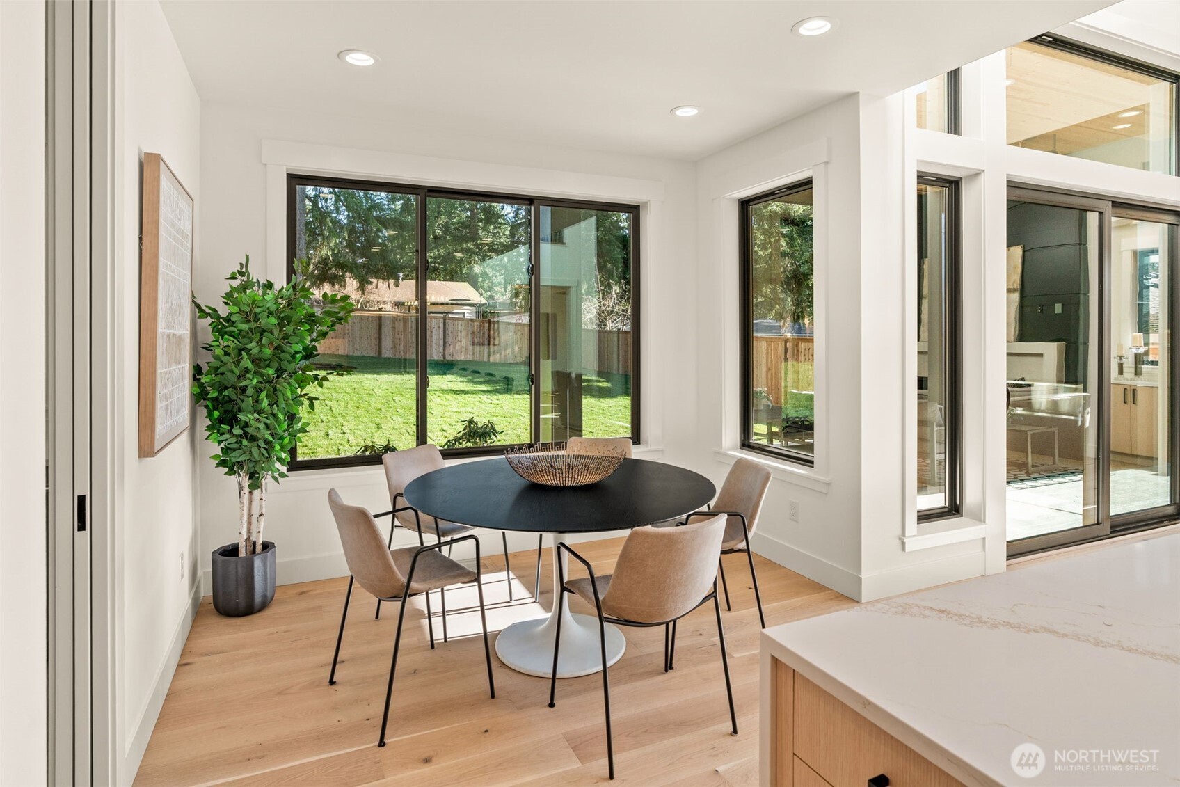 4028 138th Avenue Southeast Bellevue, WA 98006 - Photo 13 of 40