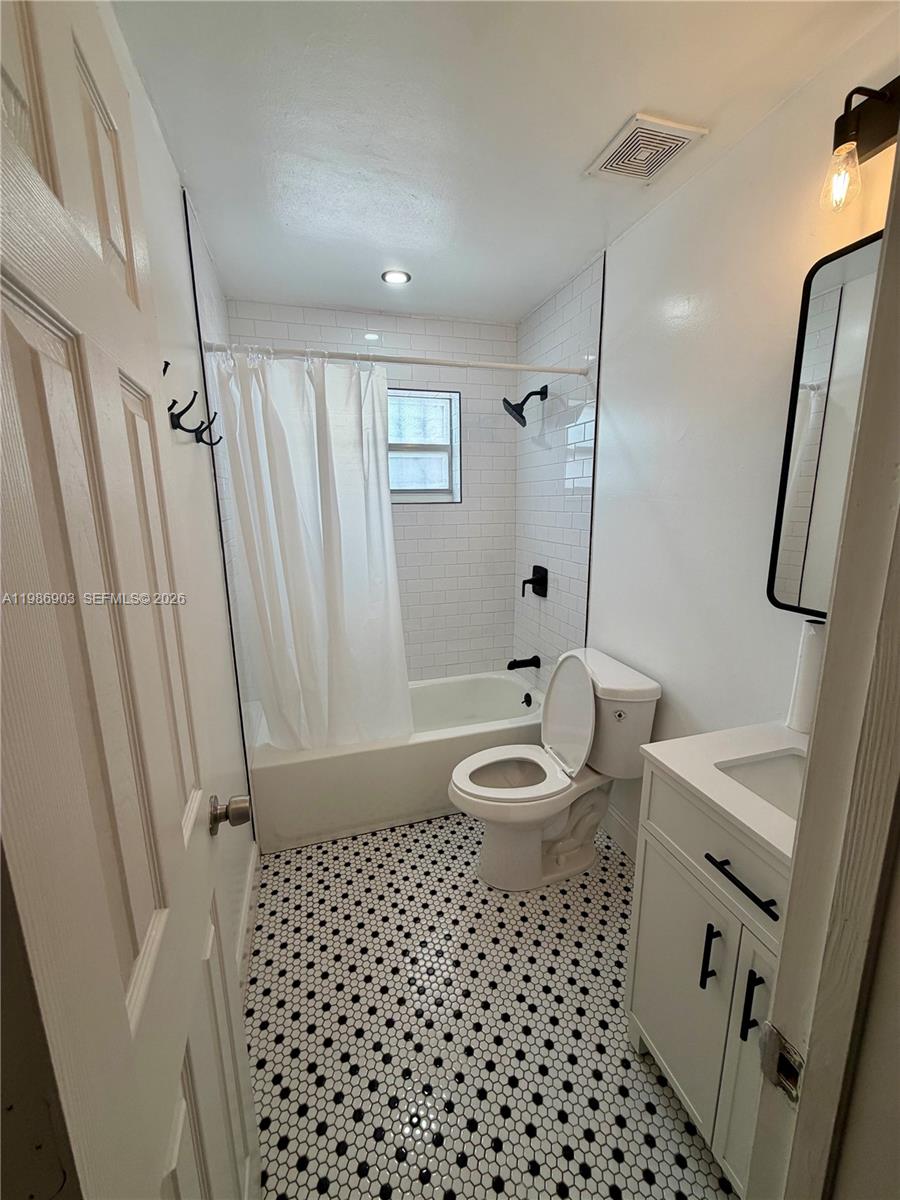 11201 Northeast 3rd Avenue Miami, FL 33161 - Photo 20 of 29