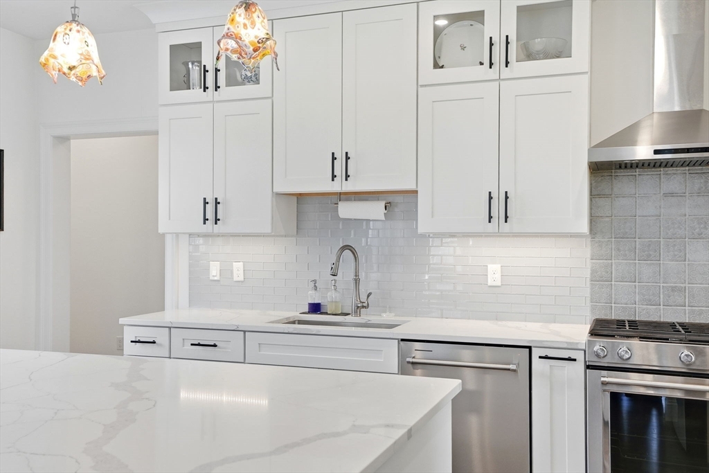 10 Cranberry Road Plymouth, MA 02360 - Photo 4 of 26