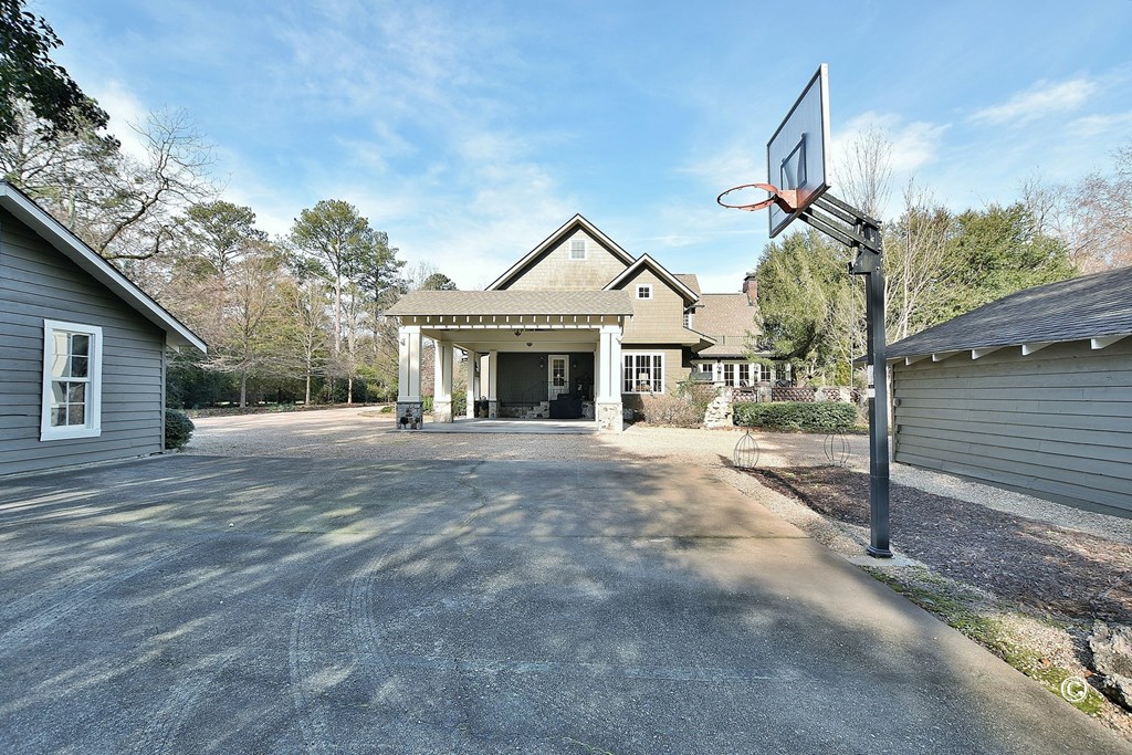 5124 Macon Road Columbus, GA 31907 - Photo 43 of 54 Additional parking/basketball area
