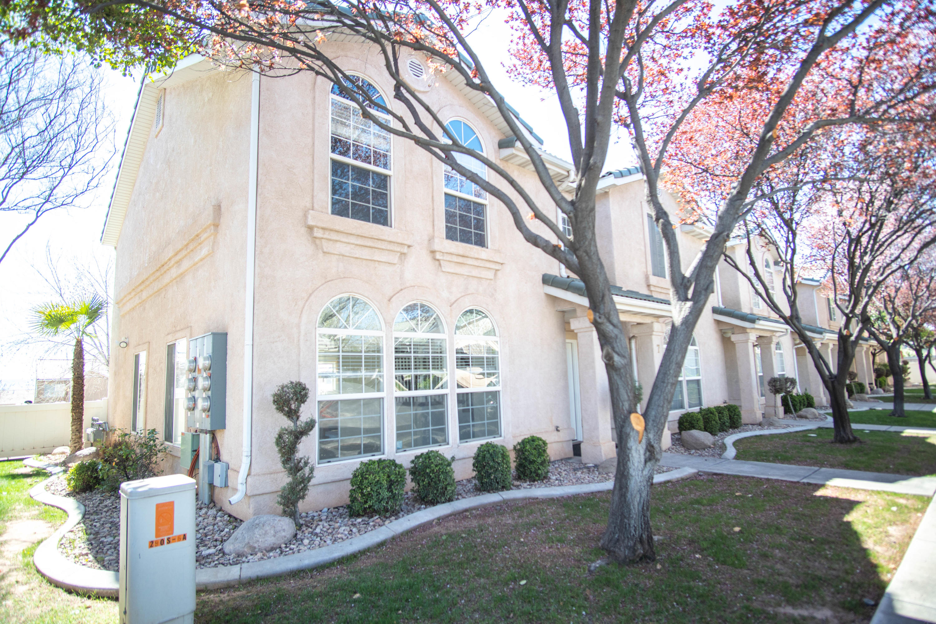 290 South 1200 West, Unit 7 St. George, UT 84790 - Photo 1 of 1 Font