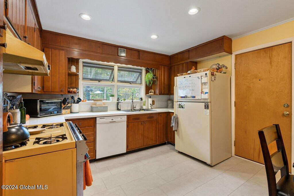 86 Cordell Road Colonie, NY 12304 - Photo 20 of 47 20-web-or-mls-86-cordell-rd