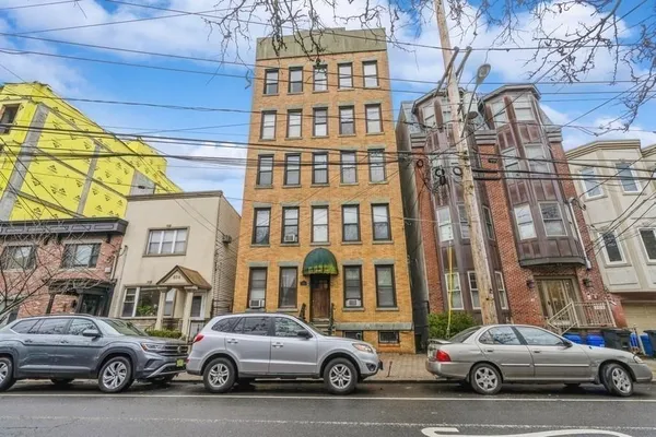 $2,900 | 608 Madison Street, Unit 6, Hoboken, NJ 07030