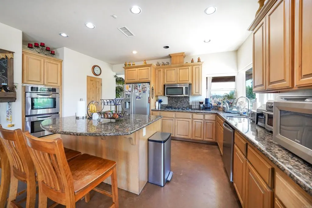 285 Penn Street Ramona, CA 92065 - Photo 4 of 57