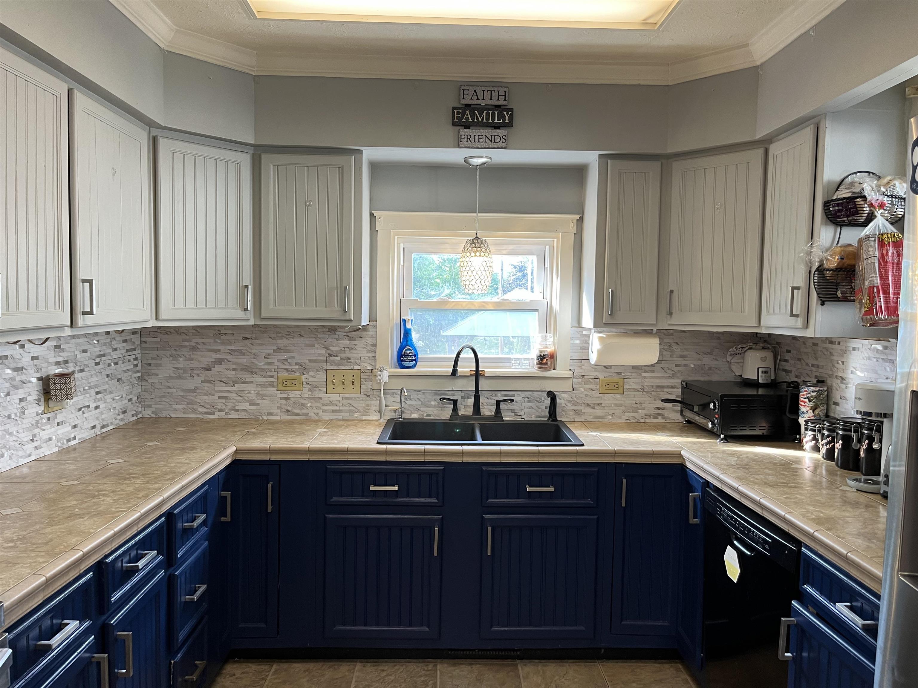 109 Gibson Avenue Rutland, VT 05701 - Photo 2 of 19 Gallery Image 2