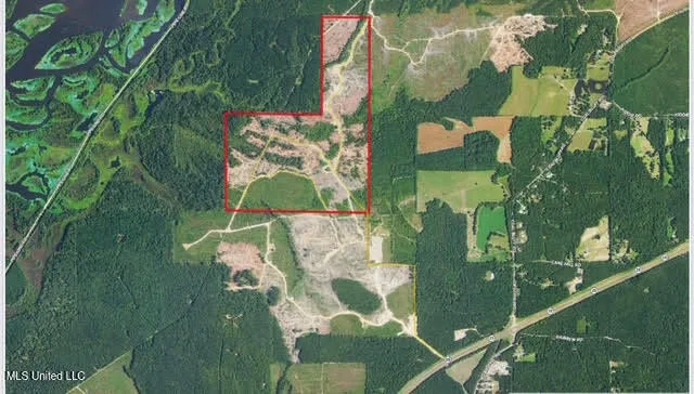 $923,000 | 3 Highway 25, Golden, MS 38847