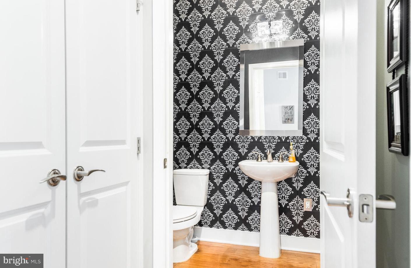 1418 North Rhodes Street, Unit B426 Arlington, VA 22209 - Photo 10 of 36 Elegant Main Level Powder Room