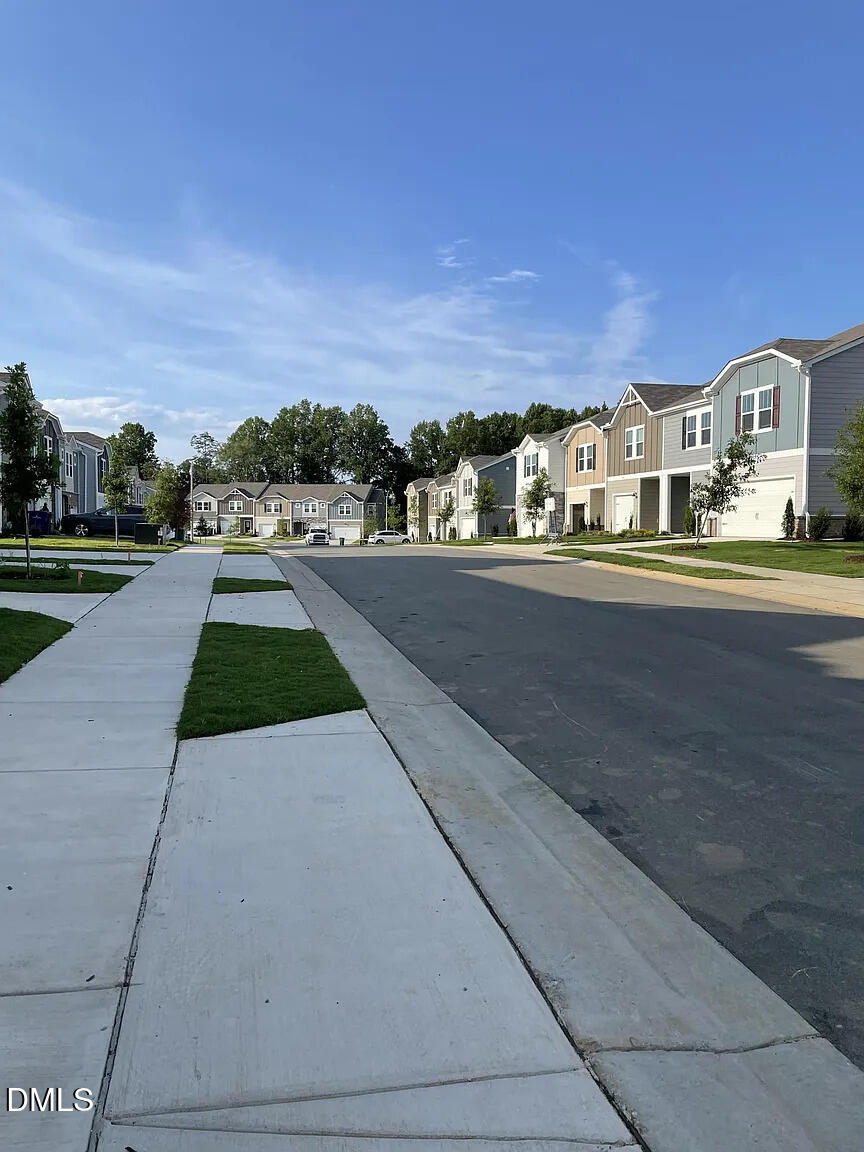 930 Field Ivy Drive Fuquay-Varina, NC 27526 - Photo 3 of 29