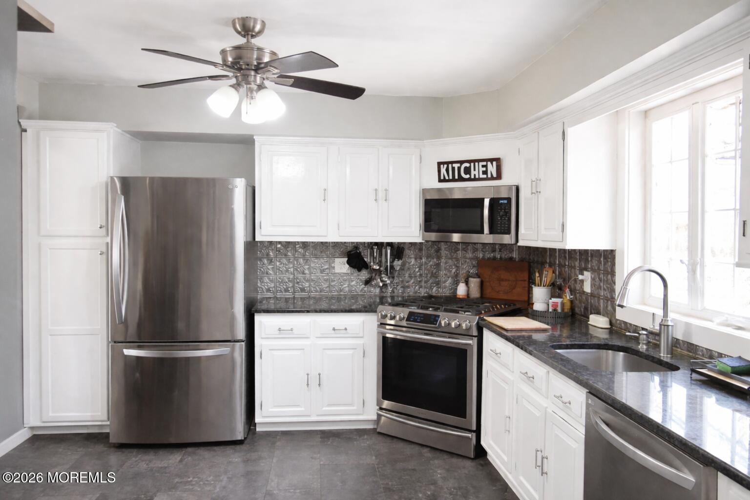 172 Hawkin Road Cream Ridge, NJ 08514 - Photo 7 of 24 Kitchen