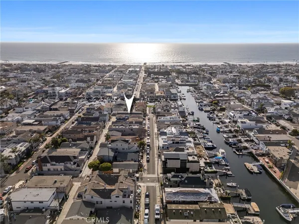 $5,300 | 502 36th Street, Unit A, Newport Beach, CA 92663