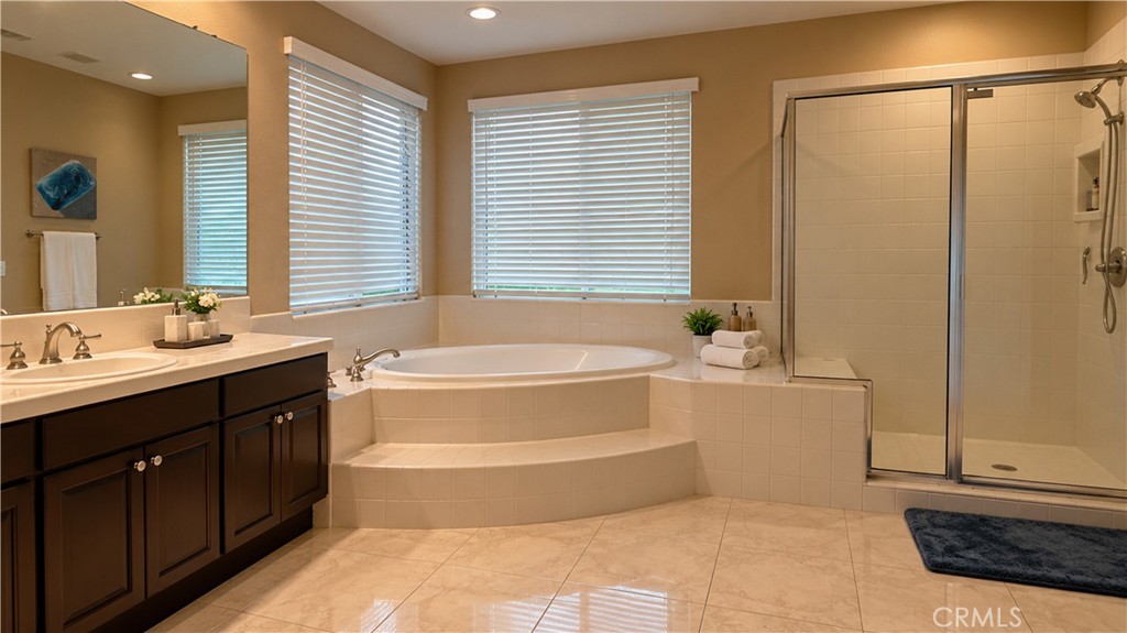 20827 Vercelli Way Porter Ranch, CA 91326 - Photo 10 of 20 Gallery Image 10