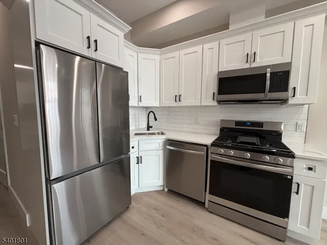 $1,895 | 136 Elm Street, Unit 101, Newark, NJ 07105