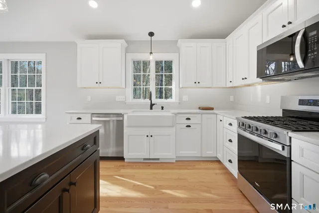 $599,900 | 70 S Road, Ellington, CT 06029