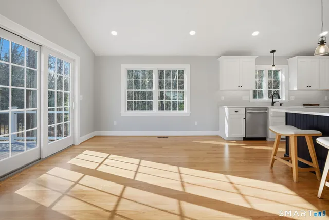 $599,900 | 70 S Road, Ellington, CT 06029