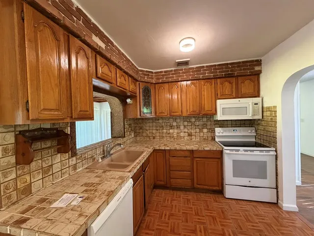 $2,600 | 14131 Northwest 3rd Avenue, Unit A, Miami, FL 33168