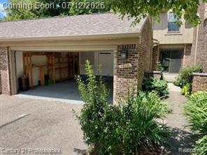 1816 Burning Bush Court Rochester, MI 48309 - Photo 4 of 38