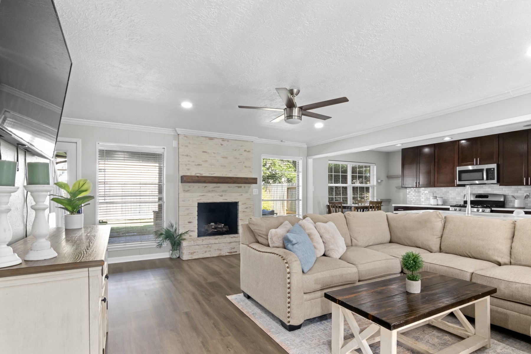 13910 Ella Lee Lane Houston, TX 77077 - Photo 2 of 12