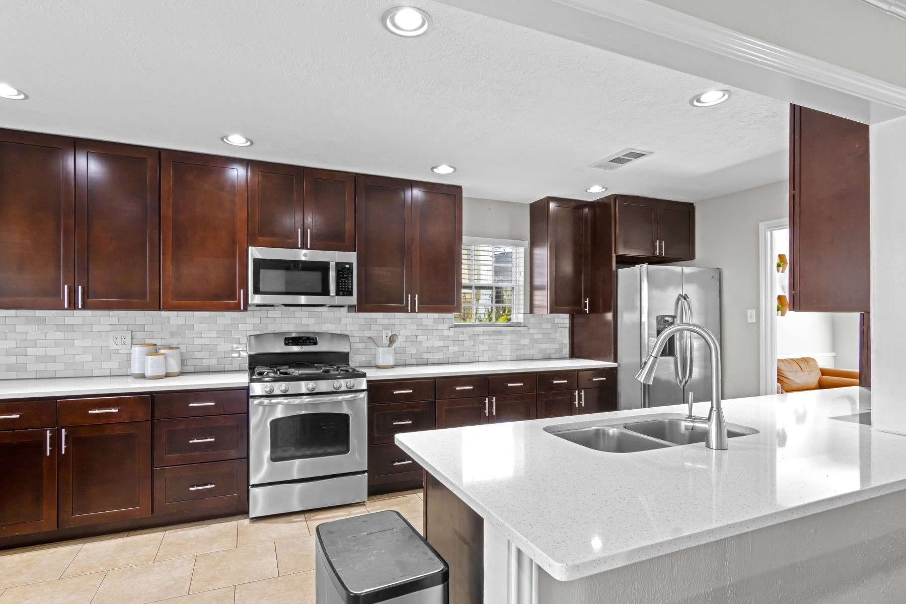 13910 Ella Lee Lane Houston, TX 77077 - Photo 4 of 12