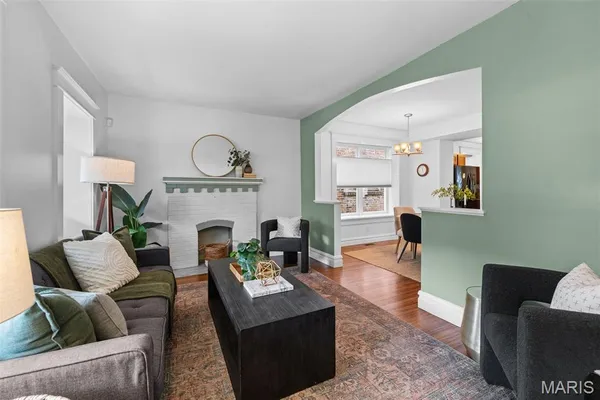 $329,900 | 4224 McRee Avenue, St. Louis, MO 63110