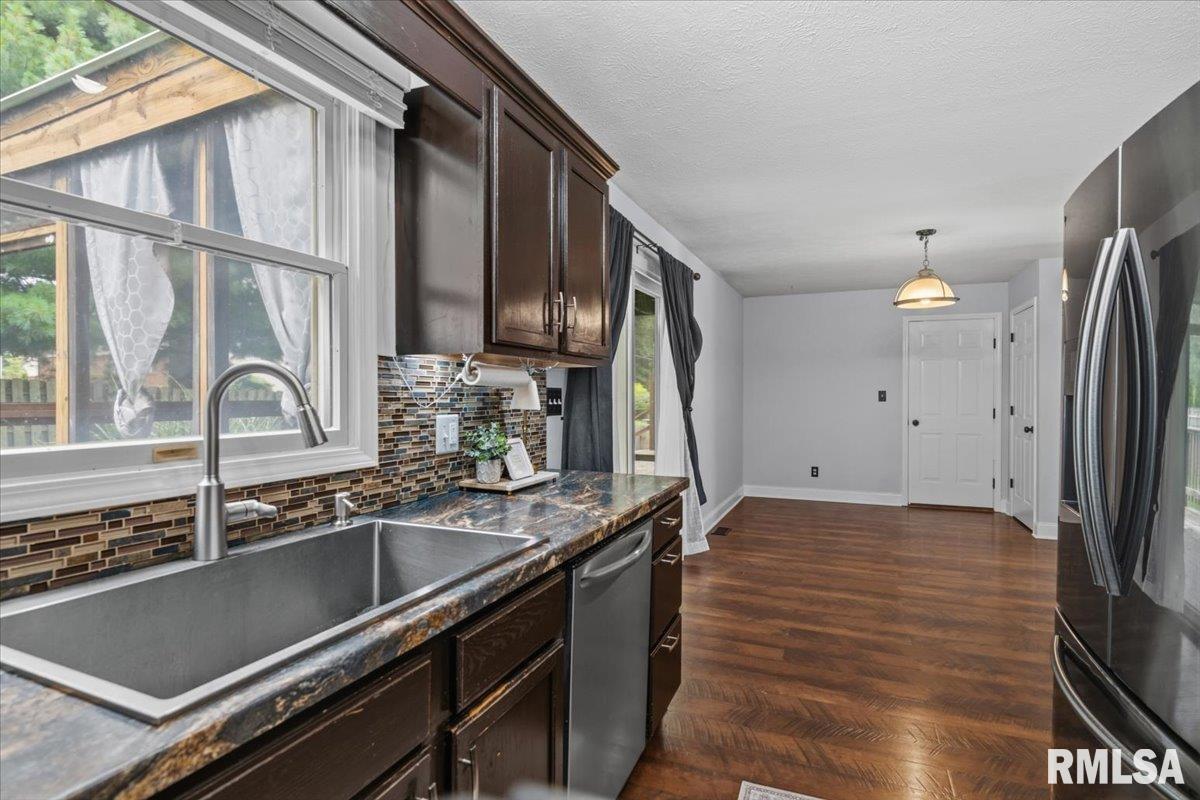 3712 Viking Boulevard Springfield, IL 62712 - Photo 17 of 45 Gallery Image 17