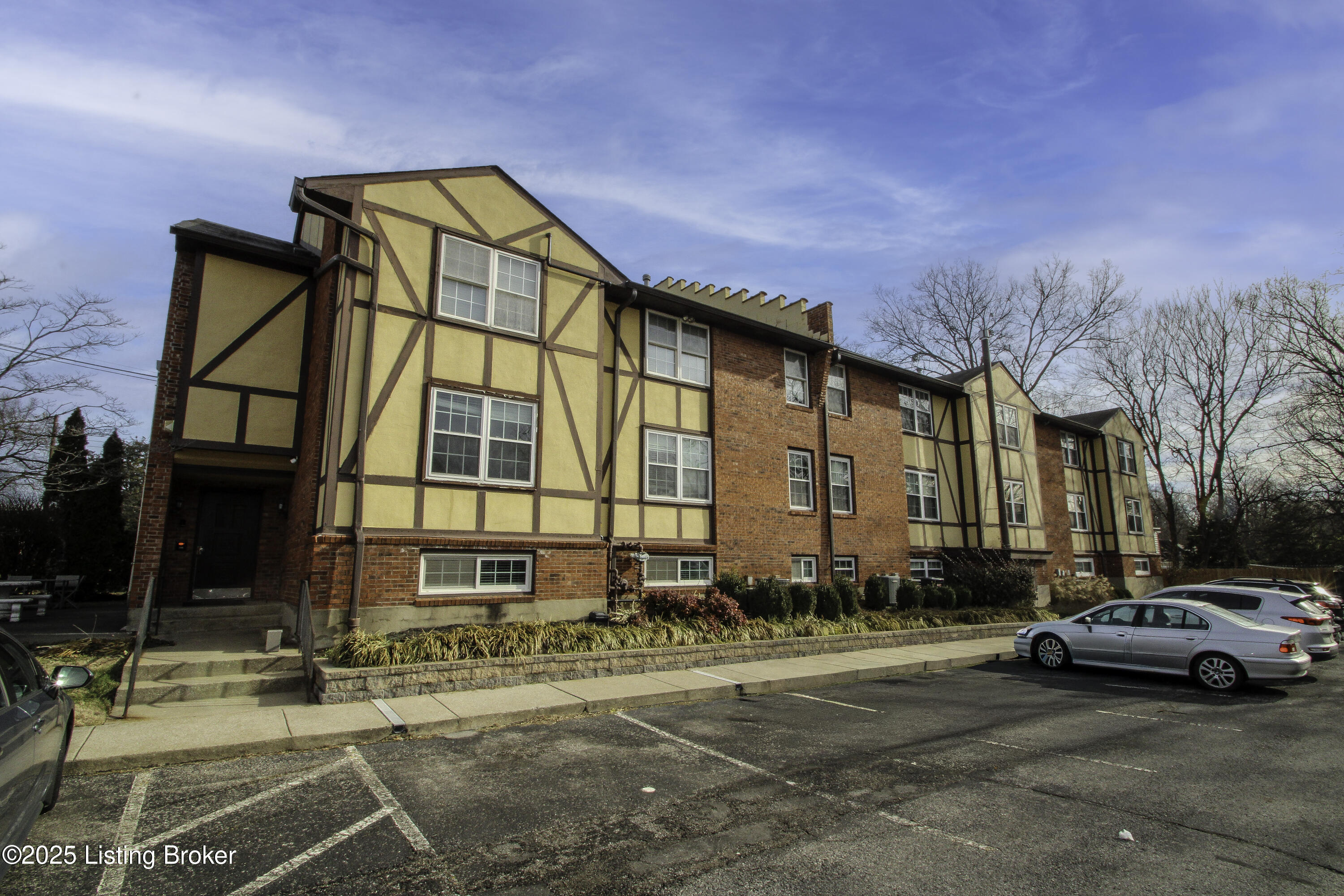 2300 Dundee Road, Unit 2 Louisville, KY 40205 - Photo 1 of 35 IMG_3712-Edit