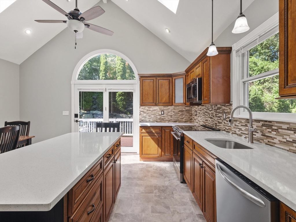 65 Old Nahant Road Wakefield, MA 01880 - Photo 17 of 42