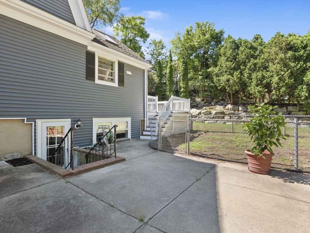 65 Old Nahant Road Wakefield, MA 01880 - Photo 38 of 42