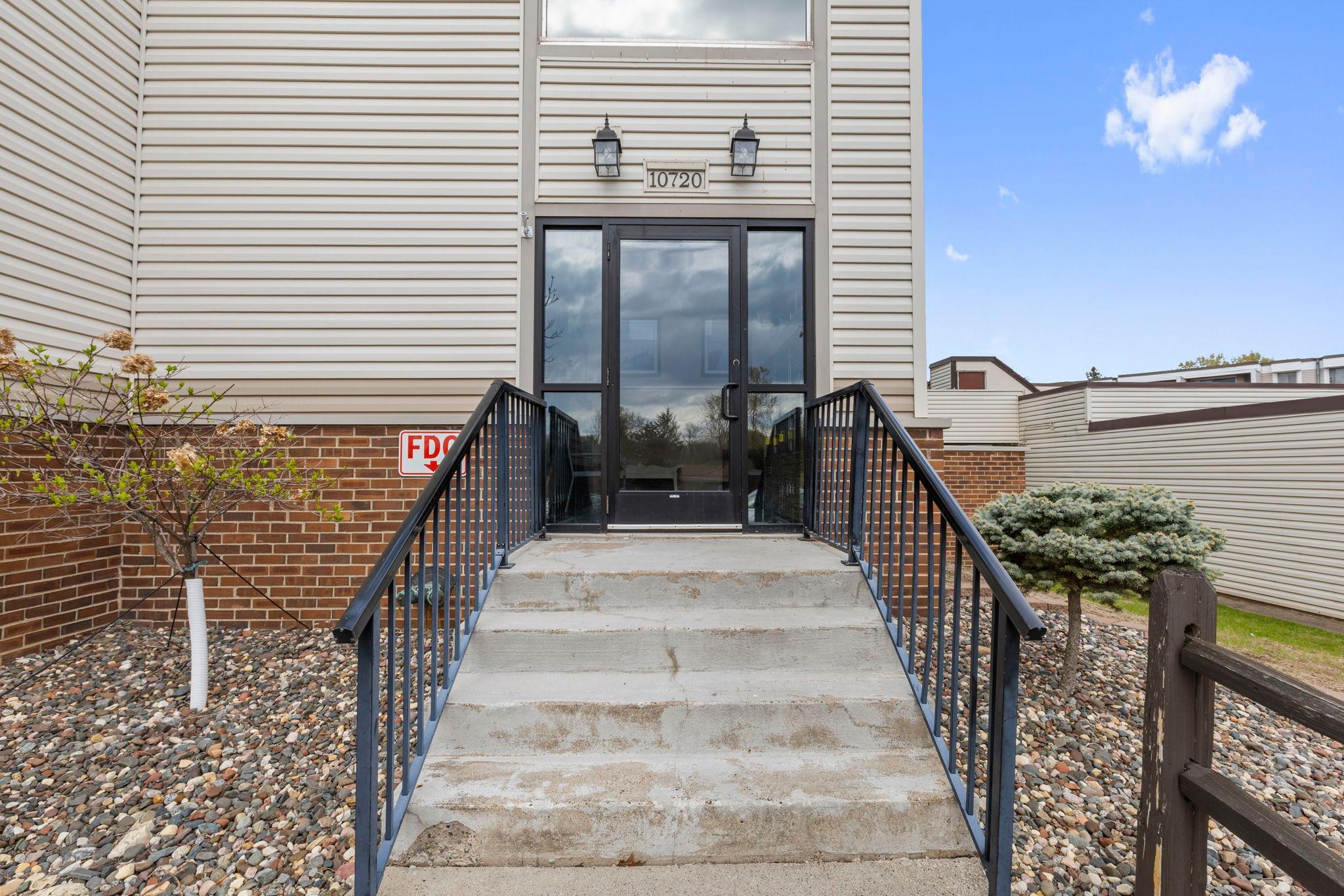 10720 Rockford Road, Unit 313 Plymouth, MN 55442 - Photo 2 of 47