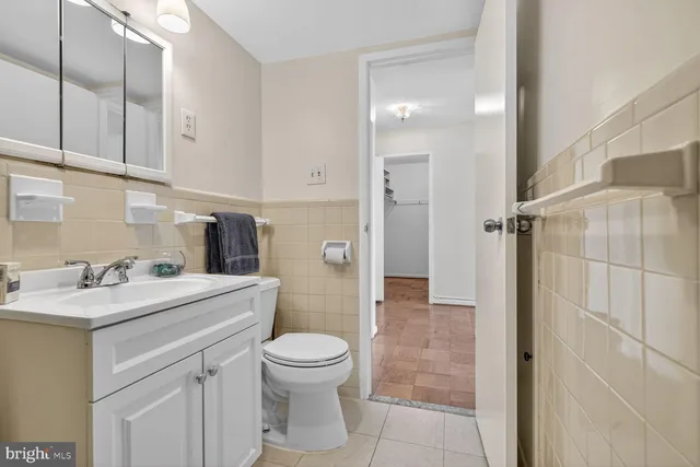 $2,100 | 10500 Rockville Pike, Unit 1114, Rockville, MD 20852