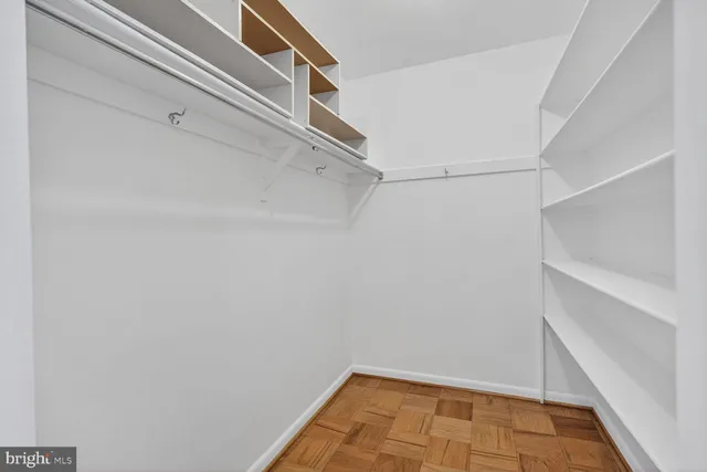 $2,100 | 10500 Rockville Pike, Unit 1114, Rockville, MD 20852