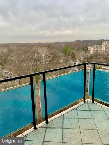 $2,100 | 10500 Rockville Pike, Unit 1114, Rockville, MD 20852