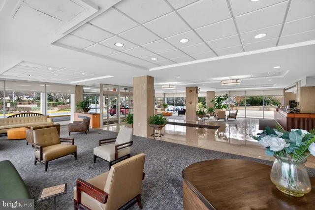 $2,100 | 10500 Rockville Pike, Unit 1114, Rockville, MD 20852