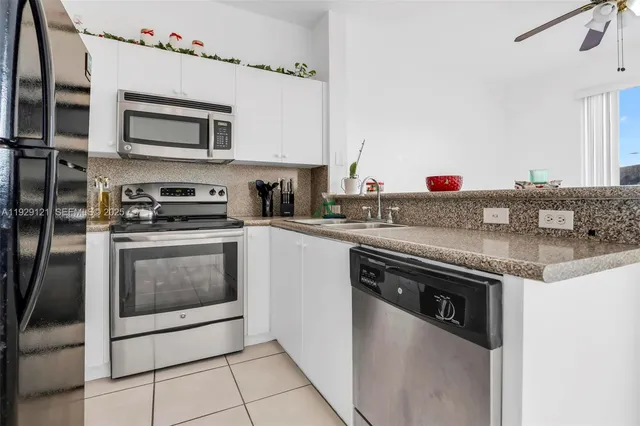 $345,000 | 17710 Northwest 73rd Avenue, Unit 20120, Hialeah, FL 33015