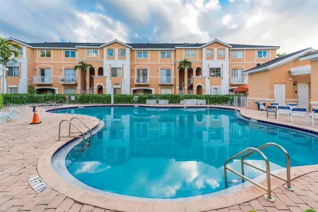 $345,000 | 17710 Northwest 73rd Avenue, Unit 20120, Hialeah, FL 33015