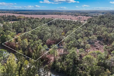 a black and white photo of a room
